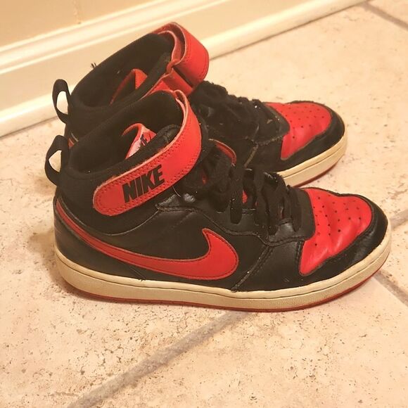 Nike "Court Borough Mid 2" Youth Hi Top Sneakers Red & Black Size 4.5Y - Picture 1 of 10